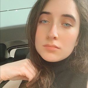 Meet your Posher, Alexandra